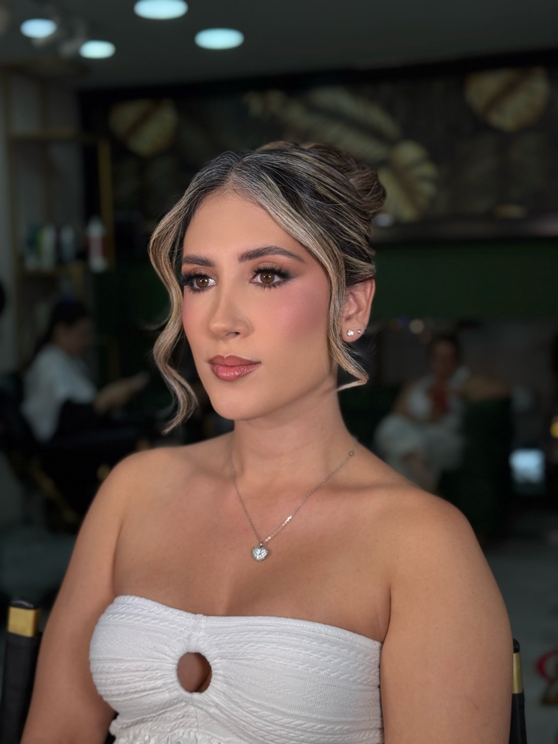 Trabajo de maquillaje profesional 19